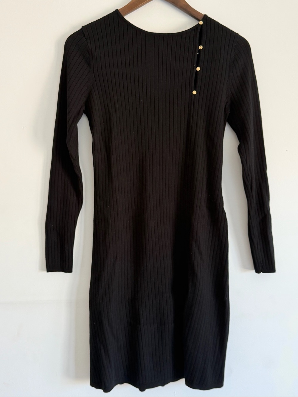 RW&CO. Black Ribbed Long-Sleeve Midi Dress with Gold Buttons